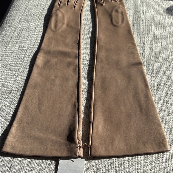 Saks Fifth Avenue Tan Leather Gloves size 7 - Picture 6 of 8